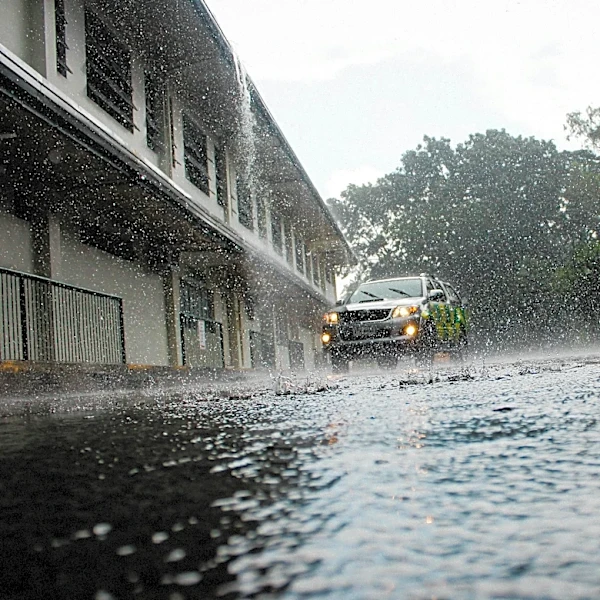 Rain soaks drought-hit South, sparks flood concerns