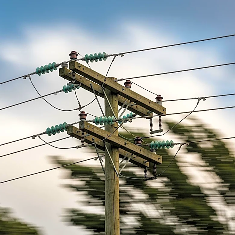 Strong Winds Prompt Power Safety Measures in Colorado