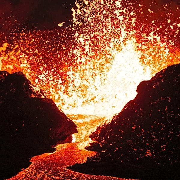 Kilauea erupts again, lava shoots 1,000 feet high