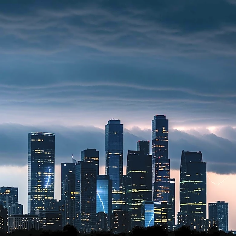Chicago Braces for Two Waves of Storms on Monday