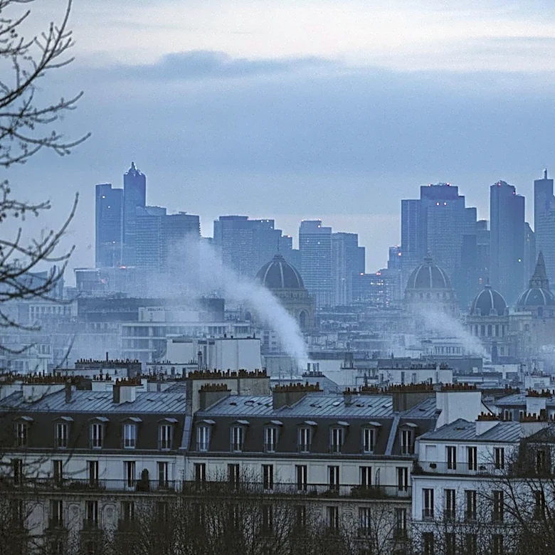 Paris Region Faces Sudden Temperature Drop Amid Weather Changes