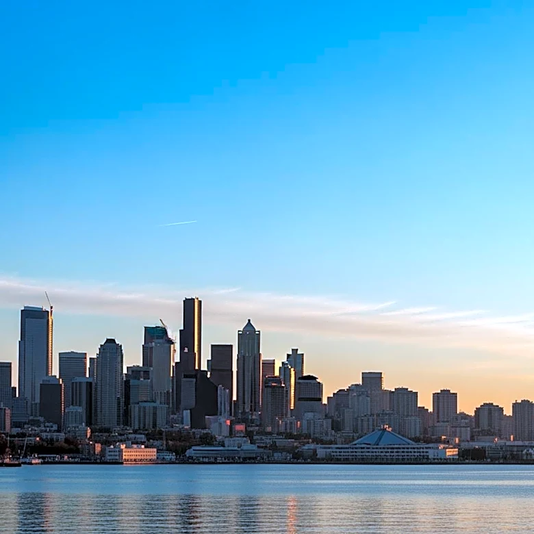 Seattle Weather: Clear Skies and Mild Temperatures Expected