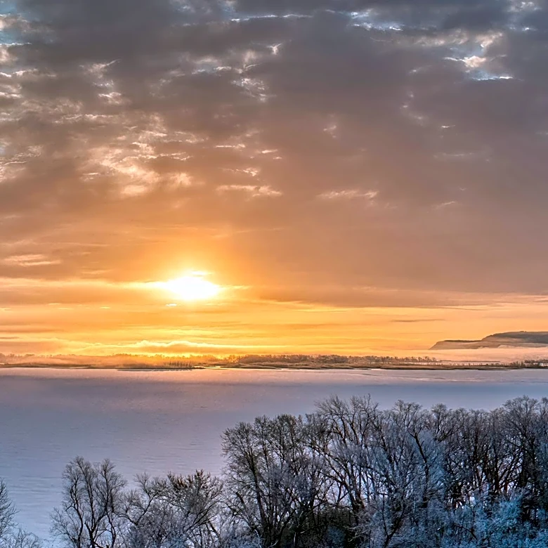 Mild Weather Expected in Minnesota with Temperatures in the 60s and 70s