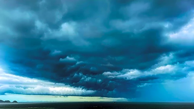 Tsunami-Like Cloud Stuns Beachgoers in Brazil