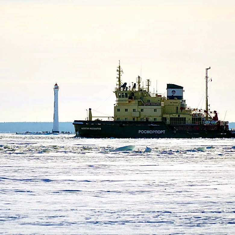 U.S. Coast Guard Concludes Icebreaking Operations After Severe Winter