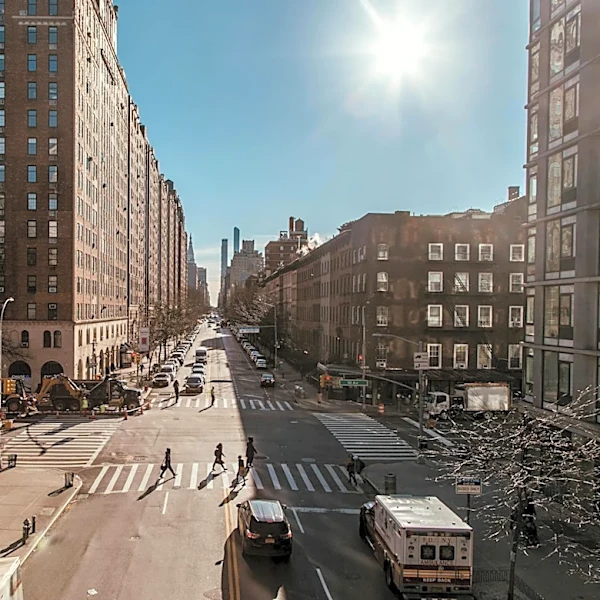 Sunny Weather in New York with Mild Temperatures