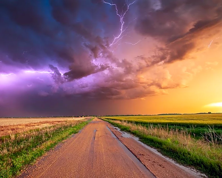 Severe storms may slam Plains and Midwest this weekend