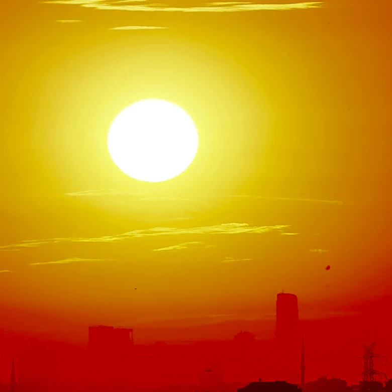 Warm Week Ahead with Near-Record Highs in Colorado by Mid-Week