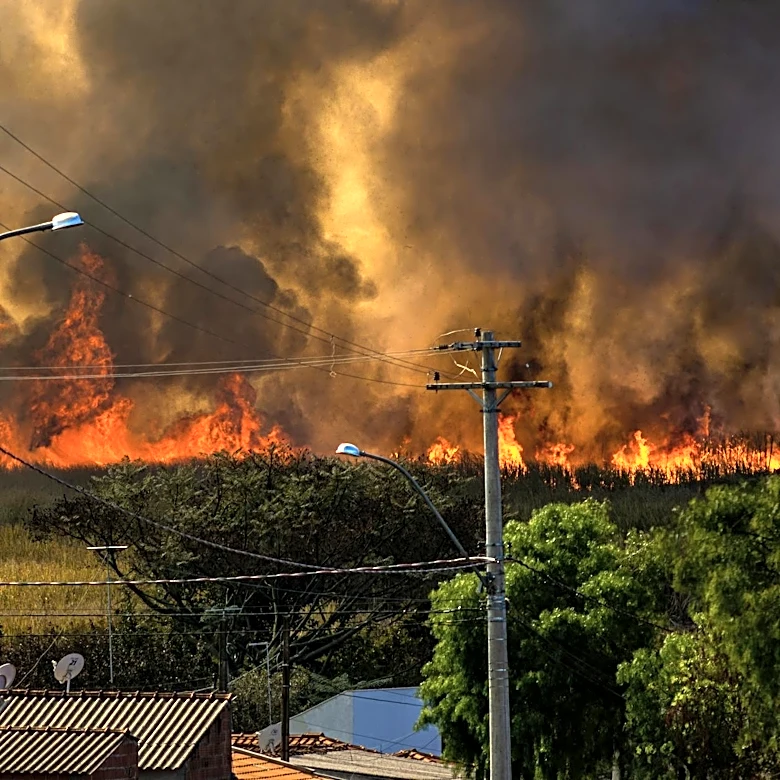 South Florida Wildfires Burn Over 5,900 Acres Amid Containment Efforts