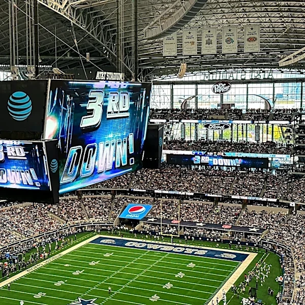 Dallas Cowboys Benefit from Mild Weather in Late 2026 NFL Season