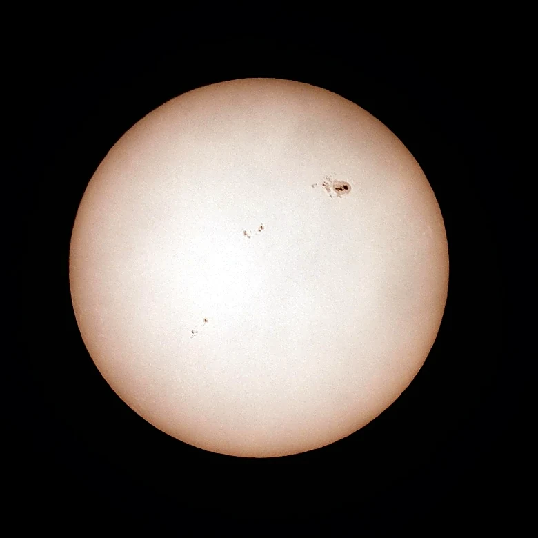 Giant Sunspot Temporarily Quiet as It Turns Toward Earth