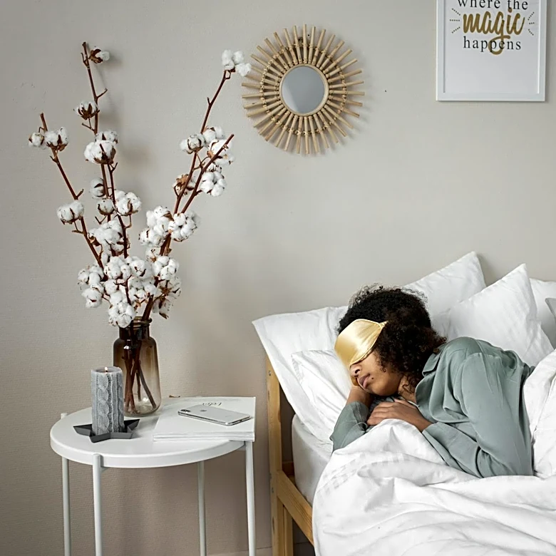Cooling Blanket Offers Relief for Hot Sleepers Amid Rising Temperatures