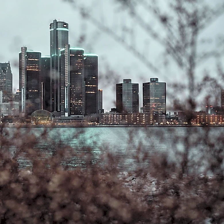 Cool Air Settles Over Detroit, Warmer Temperatures Expected Later This Week