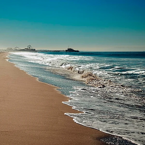 Warm Weather Continues in Southern California, May Gray Expected Over Weekend