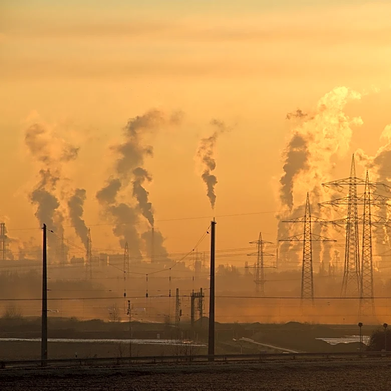 Study Warns of Geoengineering-Like Effects from Satellite Pollution