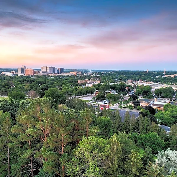 Summer-Like Temperatures Without Humidity in Minnesota