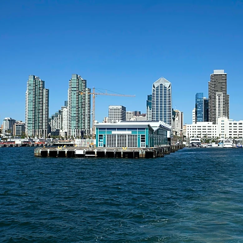 San Diego Experiences Clear Skies with Mild Temperatures