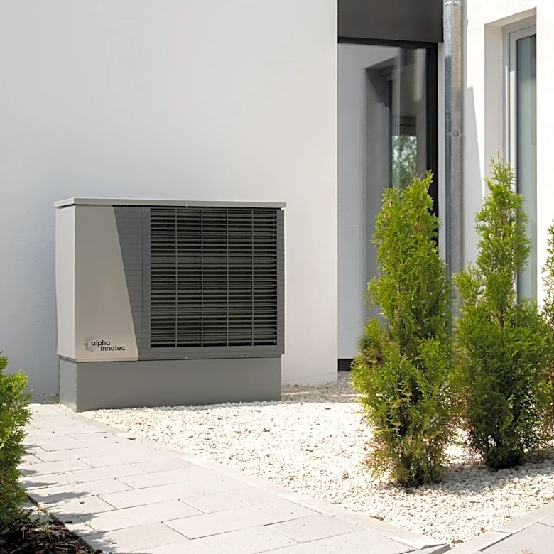 Florida Residents Advised on Cooling Cost Savings Amid Summer Heat