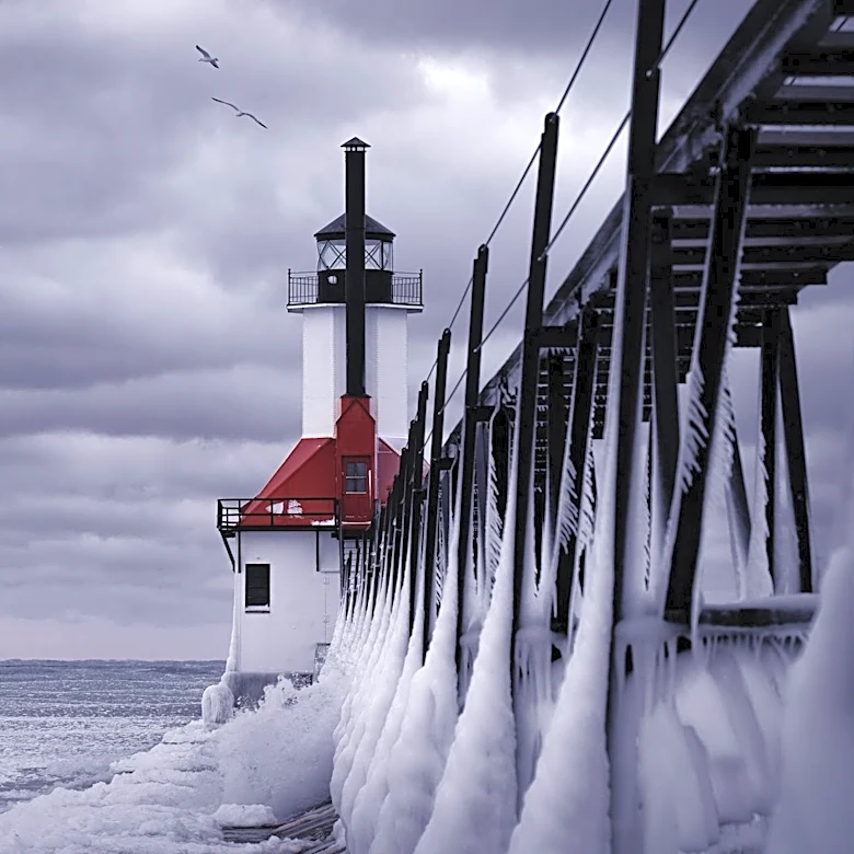 Chilly Night Expected in Michigan with Breezy Start to the Week
