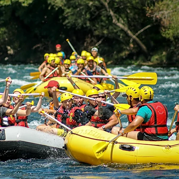 Yankee Jim Canyon Hosts Annual Raft Race Amid Seasonal Conditions