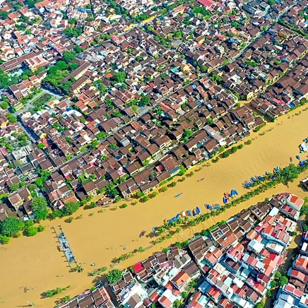 Climate Risks Threaten $388 Billion in Global Data Centre Assets