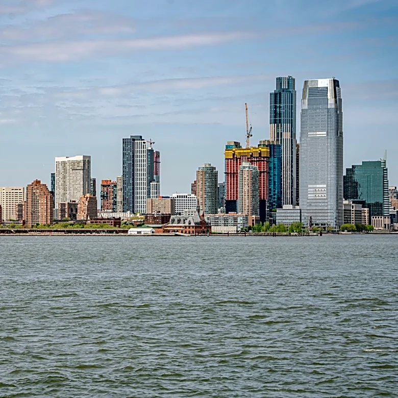 Dangerous Heat Wave Prompts Warning from N.Y. Gov. Kathy Hochul
