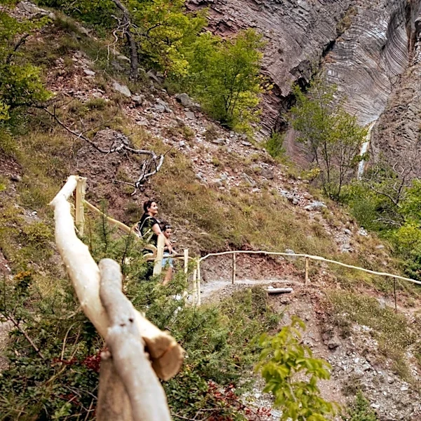 How to Stay Safe While Hiking with Children