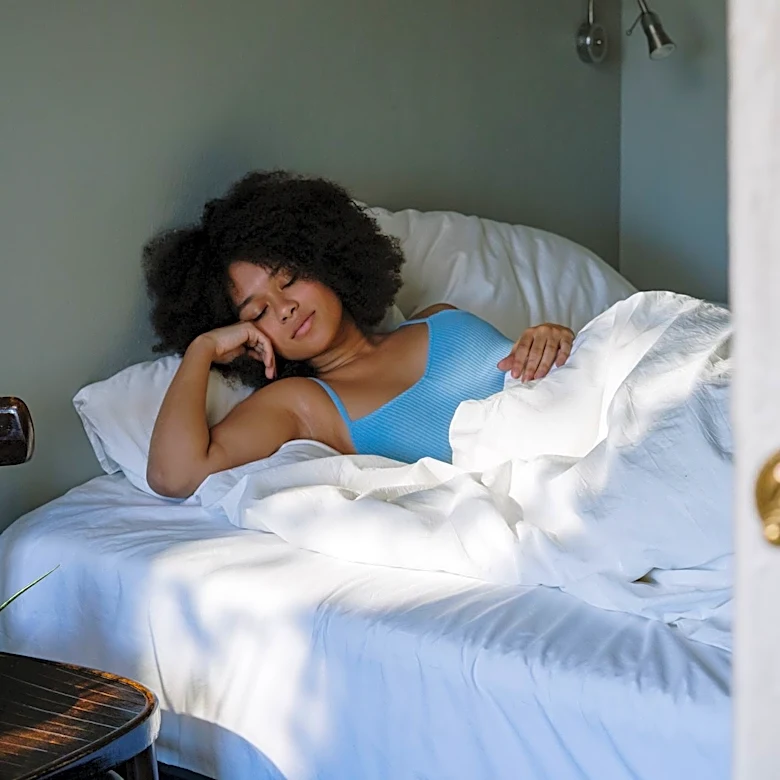 How to Stay Cool and Sleep Better Without Air Conditioning