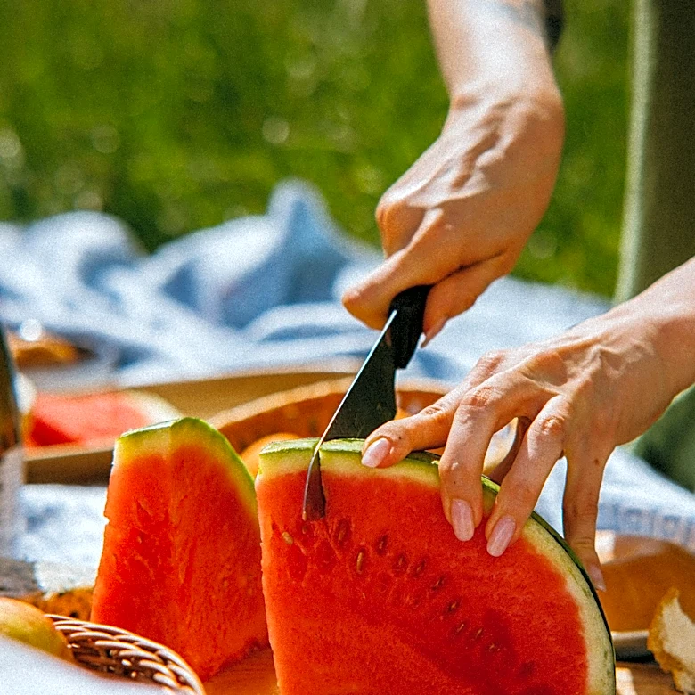 Best and Worst Foods to Stay Cool in Hot Weather