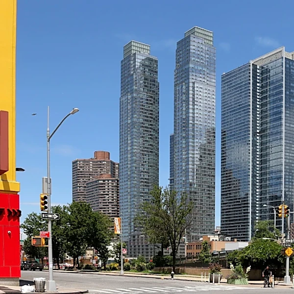 Manhattan High-Rise Evacuated Due to Structural Concerns Amid Summer Heat