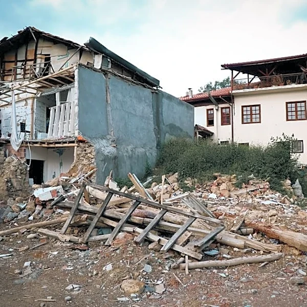 Deadly Quakes Push Venezuela Into Political Crossroads