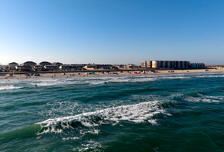 Bertha Prompts Beach Closures Along Gulf Coast