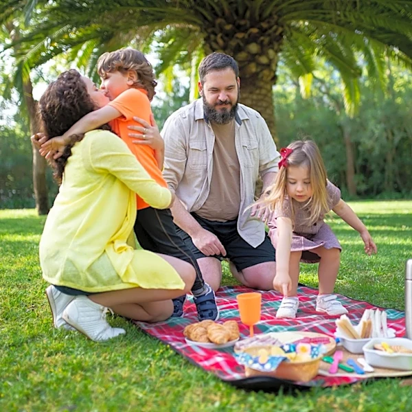 How to Plan a Picnic: Weather Tips Included