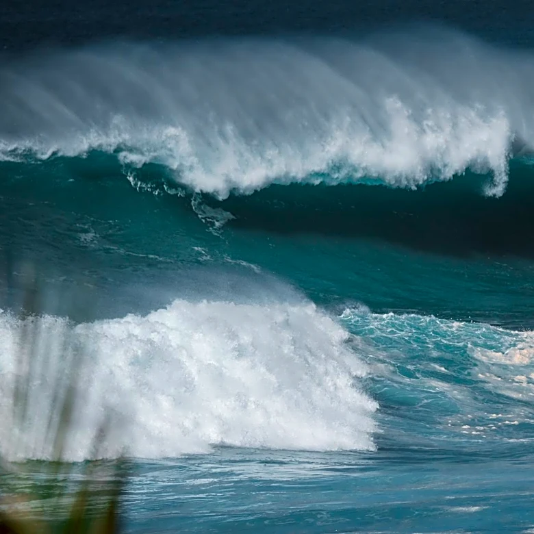Hurricane Fausto Weakens, Surf Threatens Hawaiian Islands