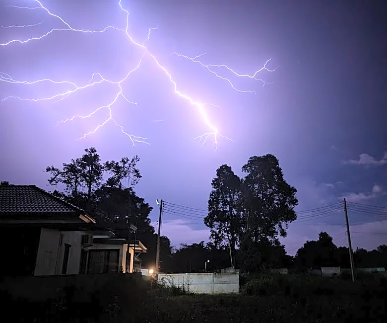 Damaging Storms to Sweep Midwest and Northeast