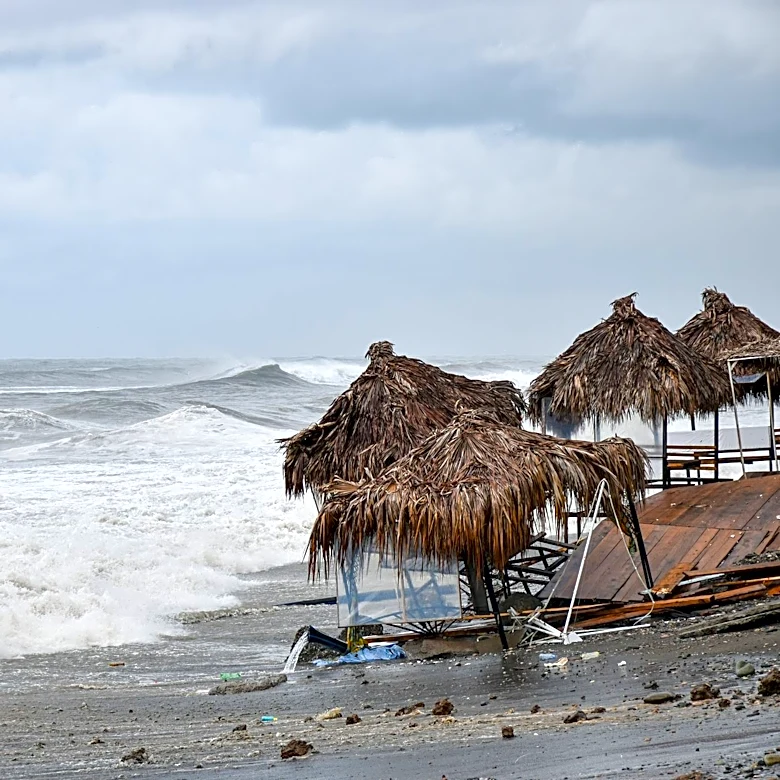 Erosion Threatens Iconic U.S. Beaches Amid Rising Seas and Storms