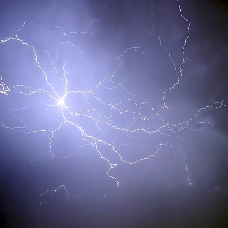 Severe Thunderstorms Leave Over 24,000 Without Power in Quad Cities