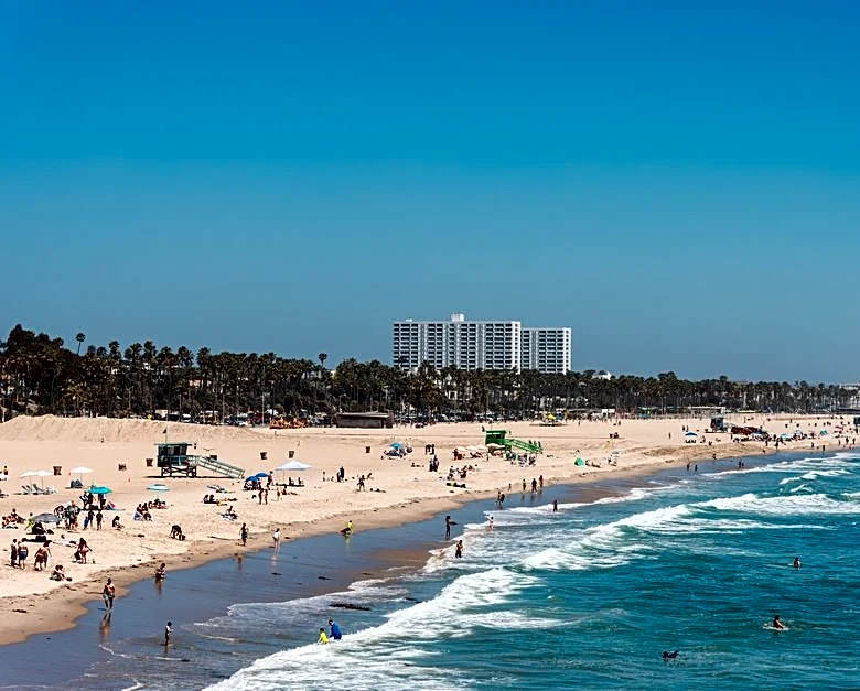 Los Angeles Heat Wave May Last Until Month’s End