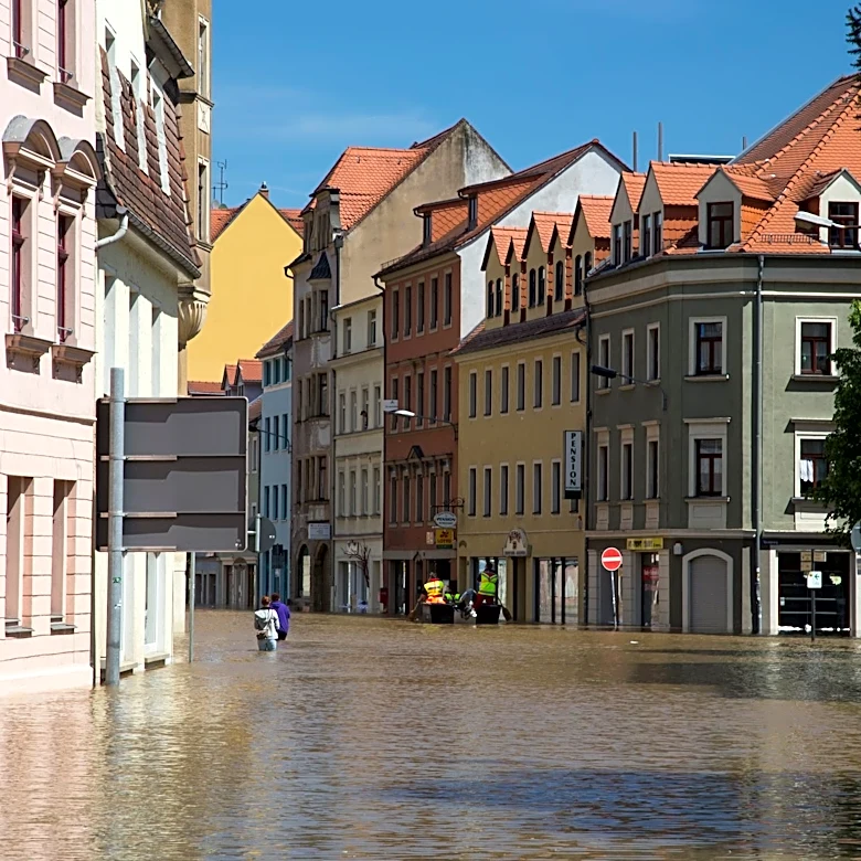 Heat and Storms Impact Travel Across U.S. Regions