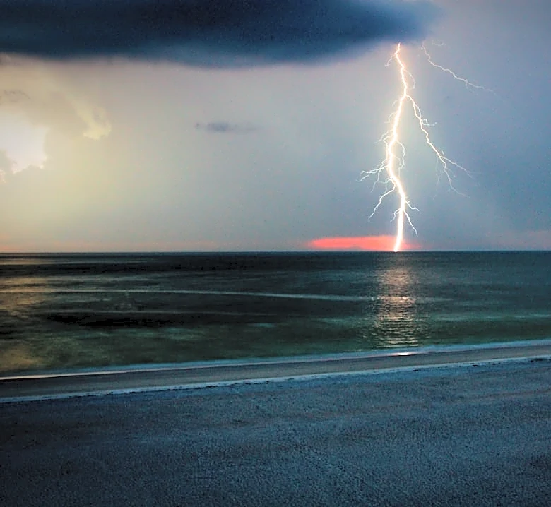 Two Hospitalized After Reported Lightning Strike in Winter Garden, Florida