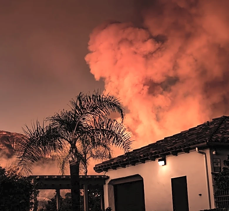 California Experiences 3 Lightning Strikes in Last 24 Hours