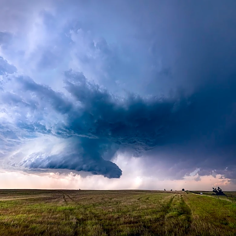 Severe Storms and Supercells Documented Across Kansas and Wisconsin