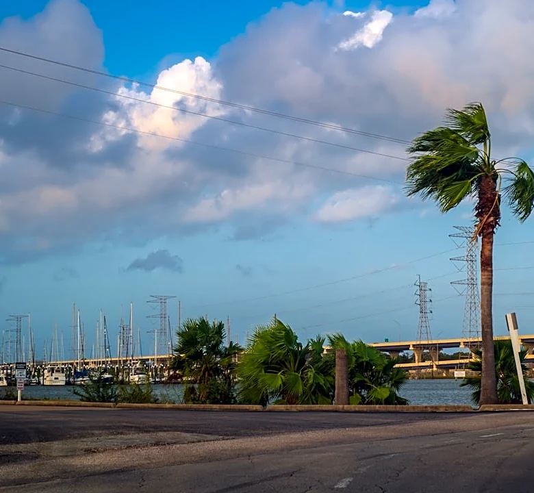 Texas Gulf Coast Faces Hurricane Preparedness Challenges Amid Evacuation Concerns