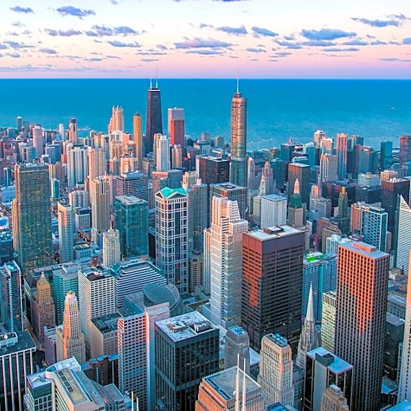 Clear Skies Expected in Chicago with Mild Temperatures