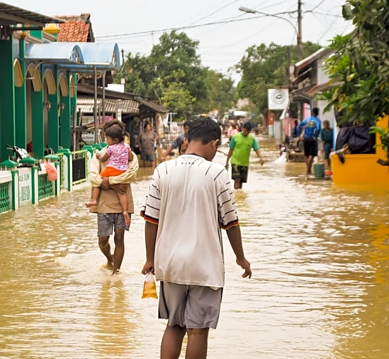 Coastal Residents Brace for El Niño Impacts