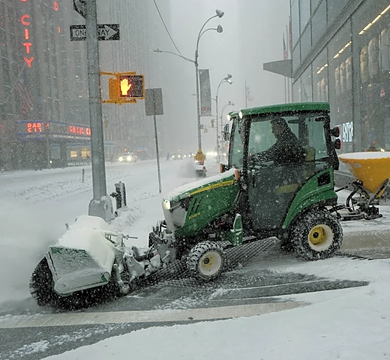 How to Prepare for Snow Removal in Urban Areas