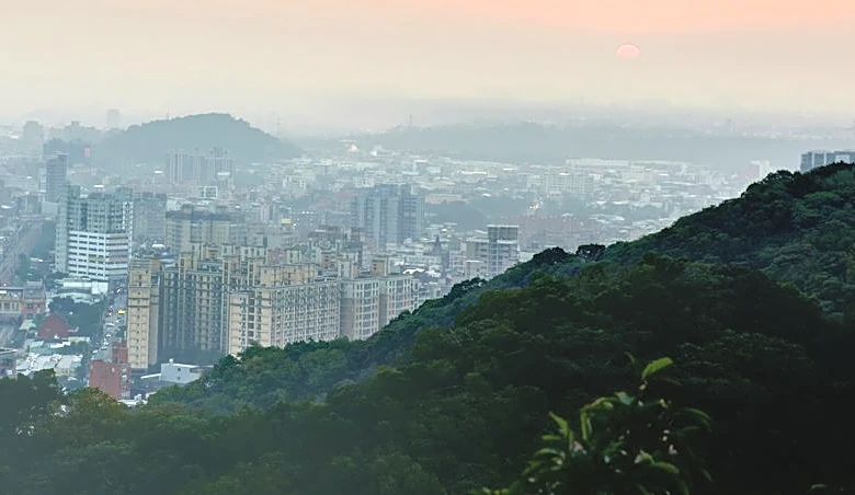 How Air Pollution Can Impact Nighttime Coughing