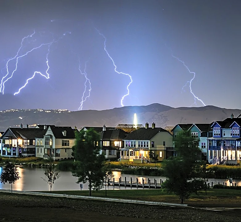 Truck Narrowly Misses Lightning Strike on I-84 in Utah