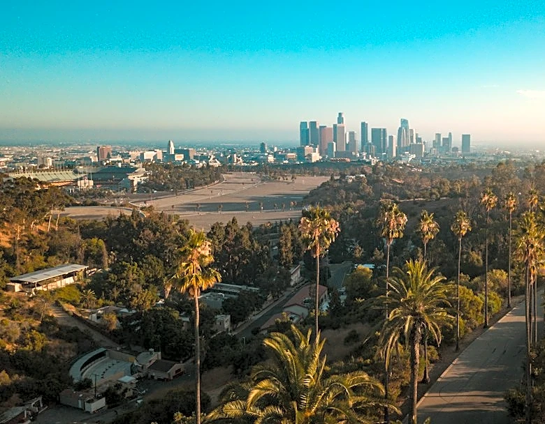 Los Angeles Overnight Low Expected in Mid-60s°F