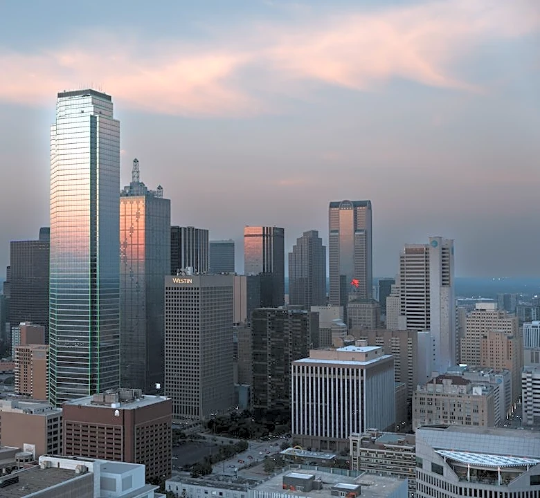 Warm Weather and Thunderstorms Expected in Dallas